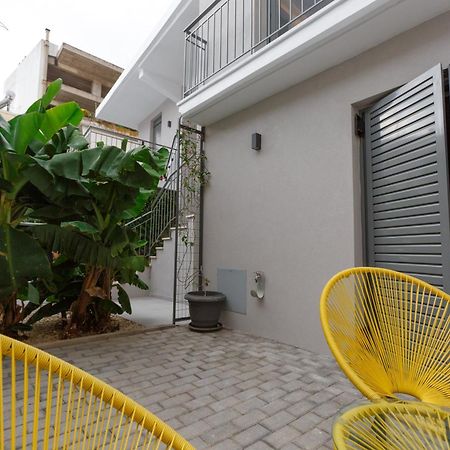 Groundfloor 2Br Apt With Smallyard Near The Heart Of กาลามาตา ภายนอก รูปภาพ